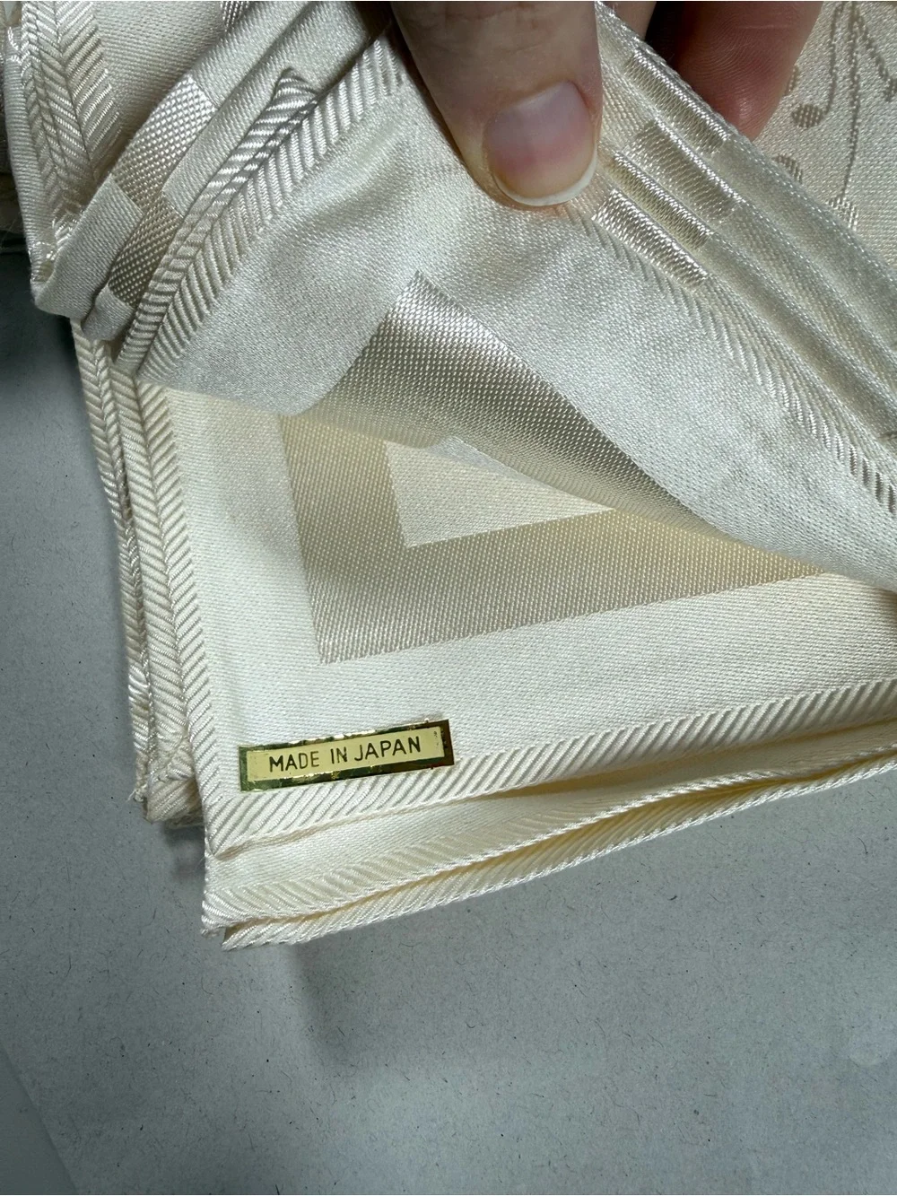 Damask elegant cream
